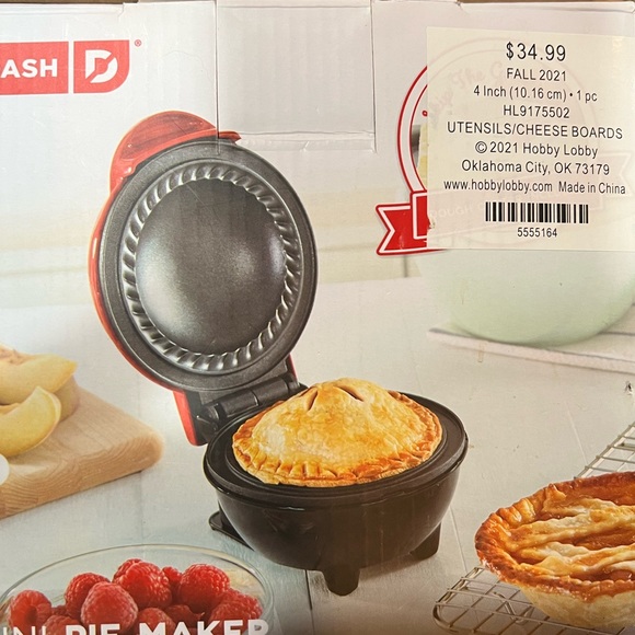 NWT Dash Mini Pie Maker - Picture 4 of 4